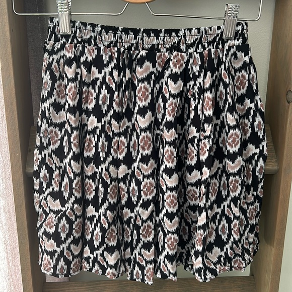 Brandy Melville Patterned Pleated Mini Skirt One size Elastic Waist - Picture 4 of 9